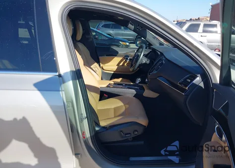 2018 Volvo Xc90 T6 Momentum z USA, uszkodzony, nr VIN YV4A22PK4J1322389